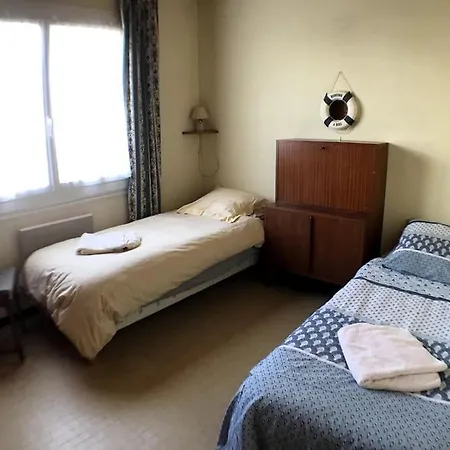 Casa de Férias Spacious In Quiet Setting With Large Gardens *