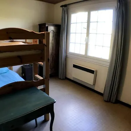 Spacious In Quiet Setting With Large Gardens Casa de Férias